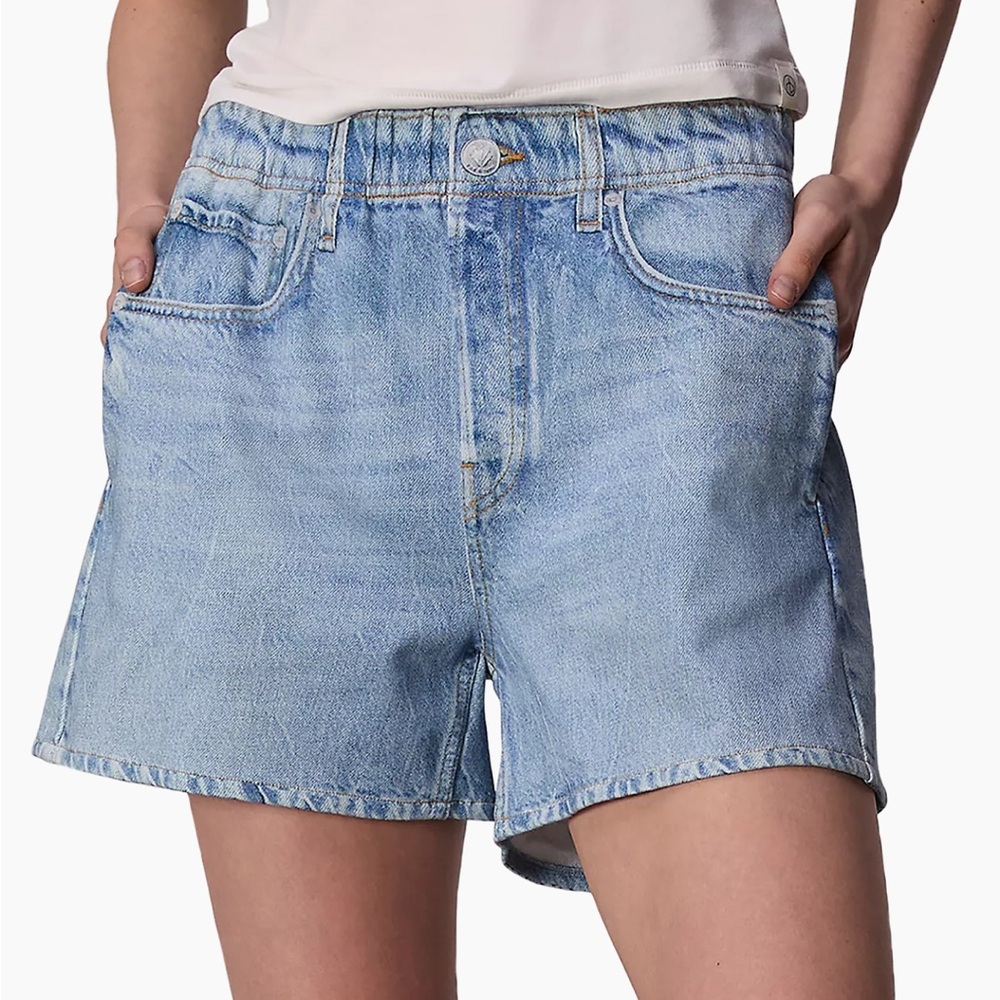 Women's Light Blue Denim pattern rag & bone
Miramar Cotton Walking Shorts😍